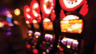 How much money do casino hosts make